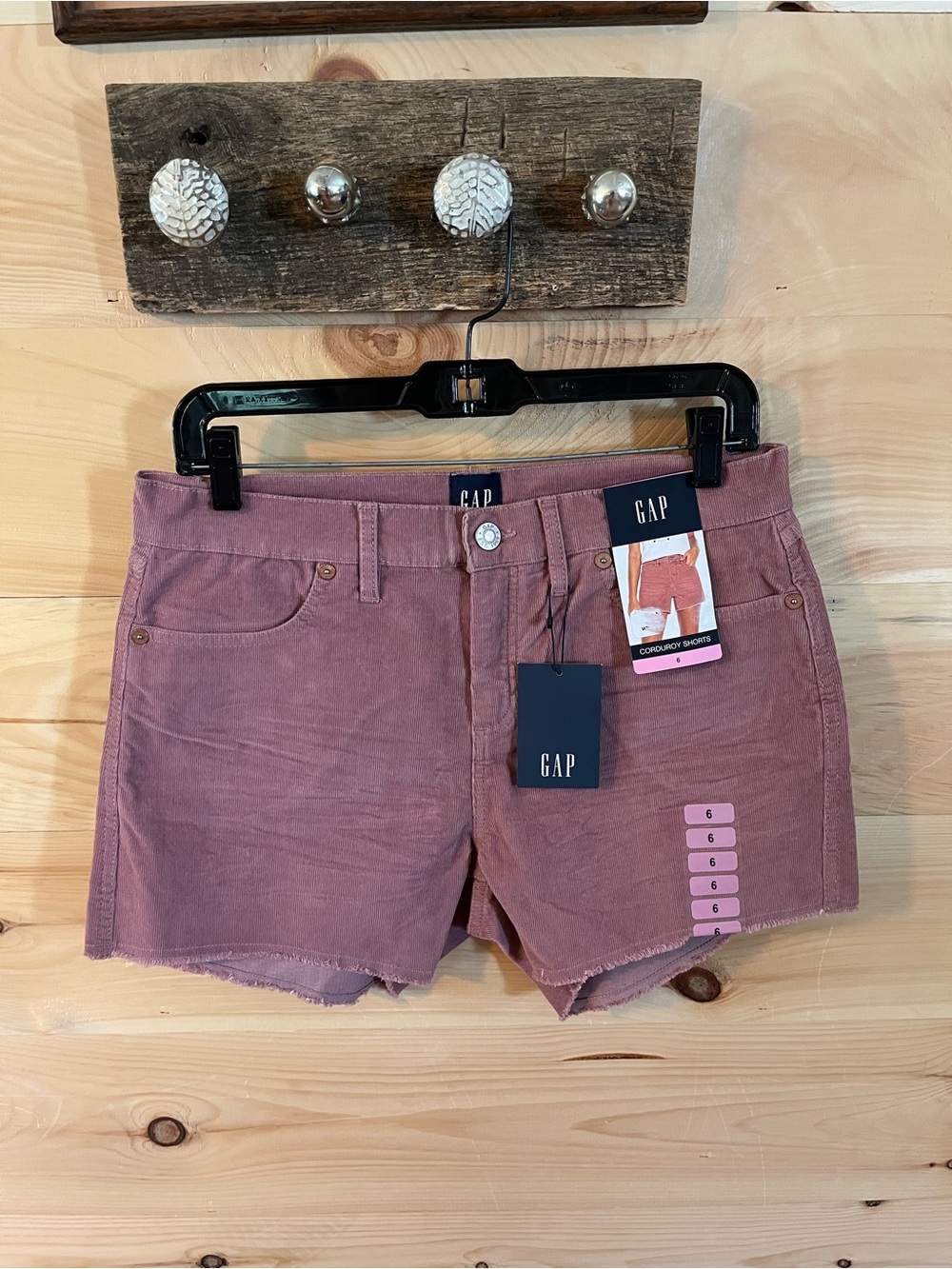 GAP Mauve Corduroy Women’s Shorts Size 6 NWT